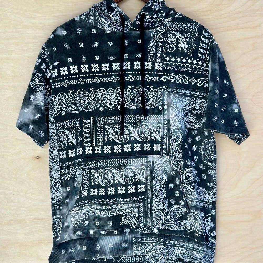 No Boundaries Tie Dye Short Sleeve Sweatshirt Hoodie Shirt Top Size M